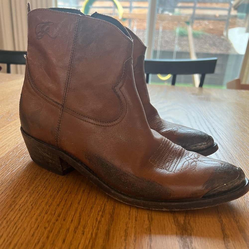 Golden goose young boots distressed brown